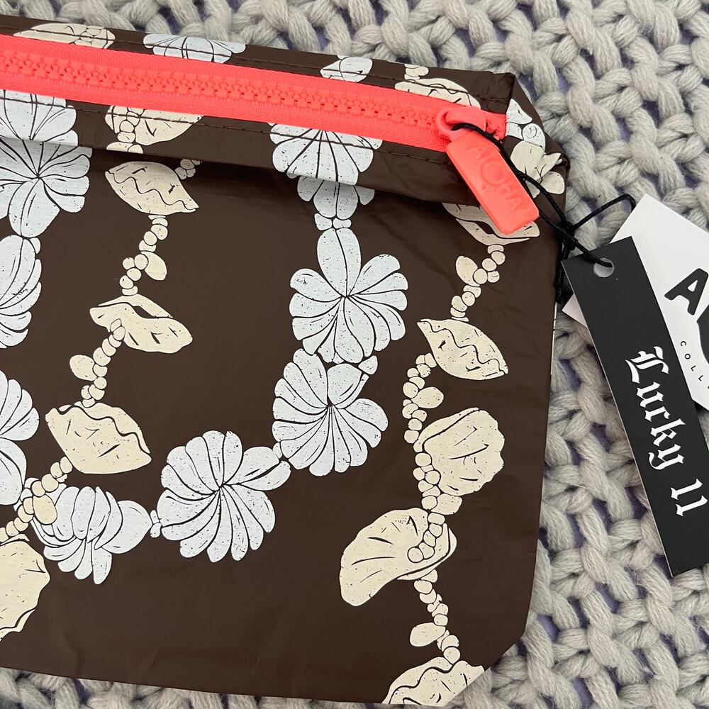 Aloha Collection• LUCKY 11 SPECIAL EDITION Small Pouch RETROGLYPHS Coconut sands - Picture 3 of 7
